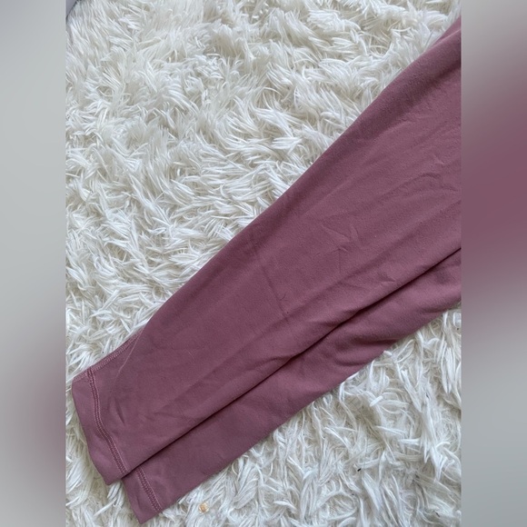 Aritzia TNA Leggings - Picture 8 of 9